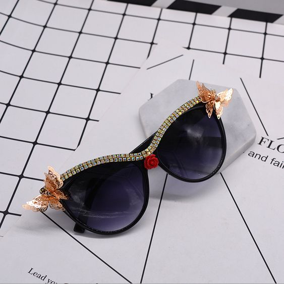 Download Fashion New Hot Sale Metal Butterfly Diamond Cat Eye Magnetic Sunglasses Women Vintage Carved Sunglasses Wholesale