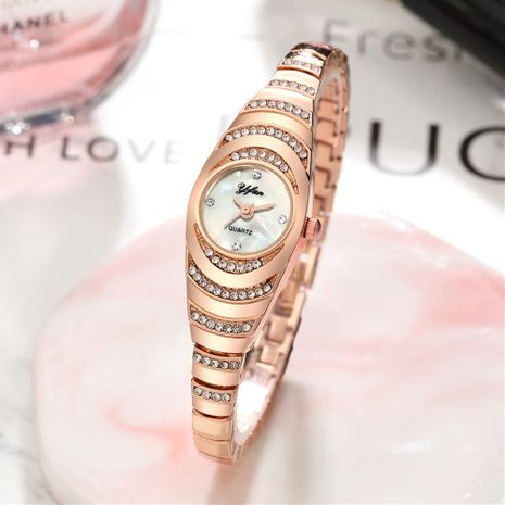 Cadena de metal coreano señoras pequeñas reloj de cuarzo moda estilo universitario diamante diamante mármol cara señoras pulsera reloj's discount tags