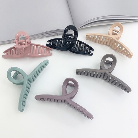 Corée du Sud a importé Morandi couleur grande taille clip simple et élégant tempérament bac de douche cheveux arrière en épingle à cheveux clip's discount tags