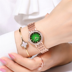 Mode coréenne petites dames bracelet montre tempérament tendance sauvage gradient quartz montre mode diamant montre en gros nihaojewelry