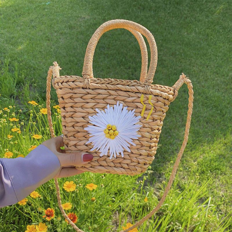 Small daisy handwoven embroidery bag summer new corn fur woven bag portable messenger small bag  wholesale nihaojewelry NHGA220915