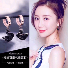 Mode coréenne simple titane acier noir diamant cygne boucles d'oreilles nihaojewelry gros NHSC214455