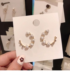Korea's new simple semicircle heart-shaped pearl earrings wholesale nihaojewelry