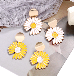 fashion metal earrings nihaojewelry wholesale simple small chrysanthemum summer earrings for women