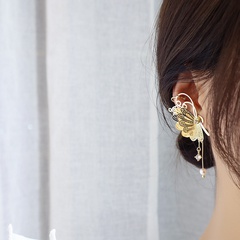 Earrings new wave Korean fashion temperament wild three-dimensional pearl butterfly cold wind personality earrings wholesale nihaojewelry