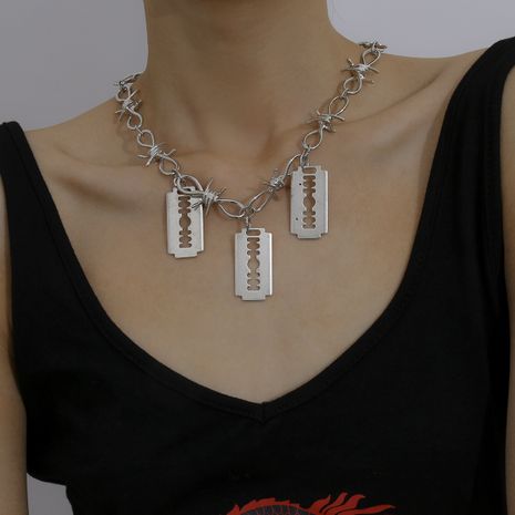 bijoux de mode en métal industriel rasoir à vent pendentif personnalité punk noué collier chaîne en arc en gros nihaojewelry's discount tags