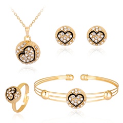 Ab Lager Außenhandel Hot Sale Love Plated kc Legierung Diamant Halskette Ohrringe Ring Armband Vierteiliges Set