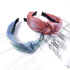 Korean fashion wide-brimmed fabric color satin knotted headband high-end solid color fashion hairpin spring and summer new headband wholesale nihaojewelry