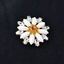 nouvelle broche de fleurs cloutes de diamants mode broche marguerite  la mode vtements sauvages bijoux en gros nihaojewelrypicture12