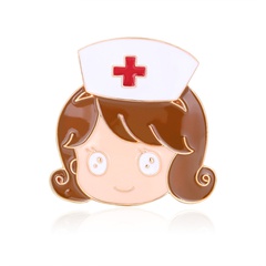 Nouvelle broche de bande dessinée de mode chaude infirmière Croix-Rouge goutte d'huile broche en gros nihaojewelry