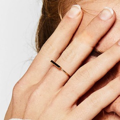 EManco einfache Edelstahl Ein-Wort-Ring Persönlichkeit geometrischer Schmuck Ring Titan Stahl Ring Großhandel