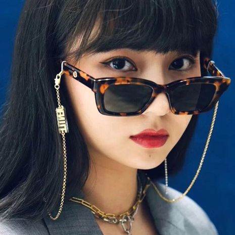 Nueva moda coreana simple pequeño cuadrado estrecho gafas de sol nihaojewelry al por mayor's discount tags