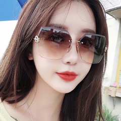 Rahmenlose Sonnenbrille mit geschnittenen Kanten 2020 neue Mode Damen Polygon Netto-Promi-Sonnenbrille Douyin Trend Street Shot Brille
