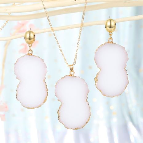bijoux de mode blanc soleil fleur pendentif collier imitation pierre naturelle irrégulière dames chaîne de chandail en gros nihaojewelry's discount tags