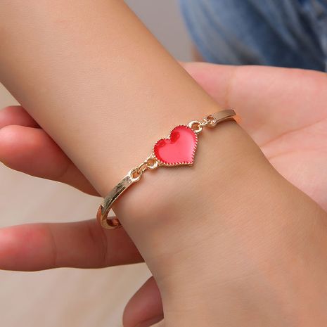  simple fashion retro peach heart bracelet clover bracelet wholesale nihaojewelry NHMO235937's discount tags