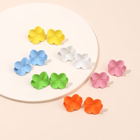 Estilo coreano color caramelo accesorios para los oídos pendientes de flores de moda color salvaje pequeños pendientes de pétalos para mujeres nihaojewelry's discount tags