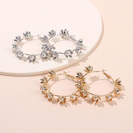 nouvelles boucles d'oreilles en métal de couronne exquise boucles d'oreilles de fleurs de perles de mode en gros nihaojewelry's discount tags