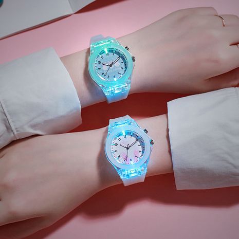 Reloj luminoso de dibujos animados lindo colorido conejo reloj de cuarzo reloj de silicona al por mayor nihaojewelry's discount tags