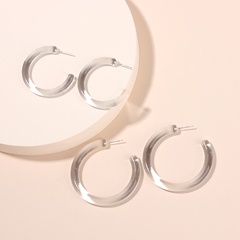 Europäische und amerikanische übertriebene geometrische Kreise C-förmige transparente Ohrringe Temperament Nischen Persönlichkeit Acryl-Ohrringe earrings