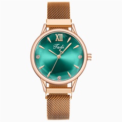 Fashion Trend Magnet Strap Women's Watch Diamond Glass Mirror Quartz Lazy Women's Watch wholesale nihaojewelry
