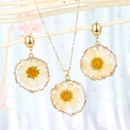 fashion jewelry daisy sun flower pendant necklace imitation natural stone sweater chain dried flower resin lady wholesale nihaojewelrypicture7