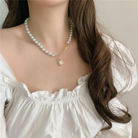 short clavicle chain pearl pendant lock exquisite necklace wholesale nihaojewelry NHYQ239978's discount tags