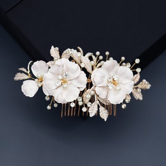 Hermosas flores peine de perlas peine de diamantes de imitación hecho a mano tocado de pelo de novia al por mayor nihaojewelry