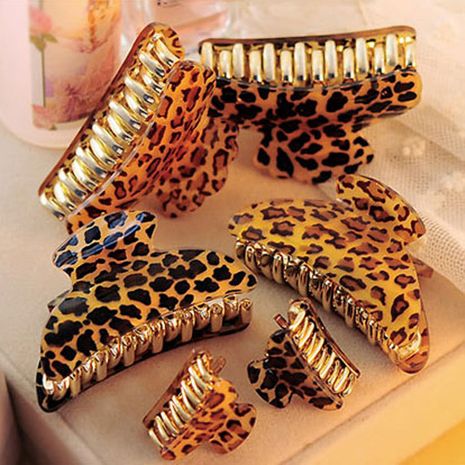 Korean Women's New Leopard Print Hair Clip Hairpin Acrylic Butterfly Clip wholesale's discount tags