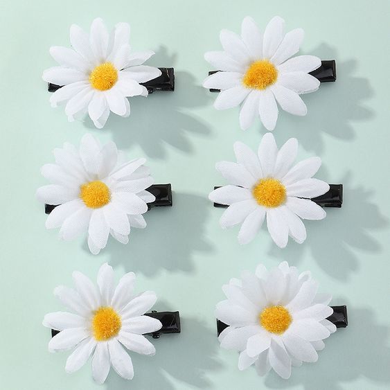 daisy hair clip