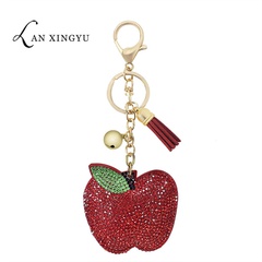 Llavero de borla de bolso de niña de manzana con tachuelas de diamantes de terciopelo coreano multicolor de moda