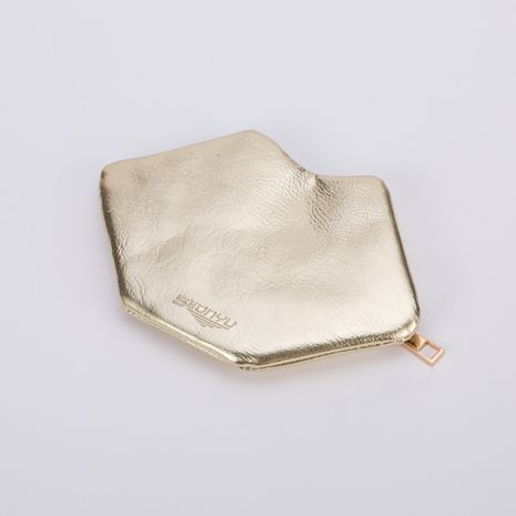 Nouveau sac de rangement de porte-monnaie en cuir coréen en forme de lèvre pour dames's discount tags