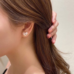 Mode 925 Silber Nadel Perle Liebe geformte koreanische kleine einfache Ohrringe