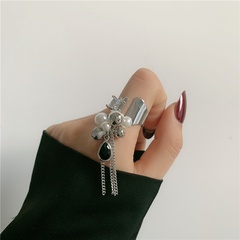 Fashion personality metal flash diamond zircon pearl string tassel ring