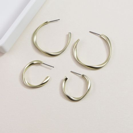 Hot selling popular metal C-shaped matte gold earrings wholesale's discount tags