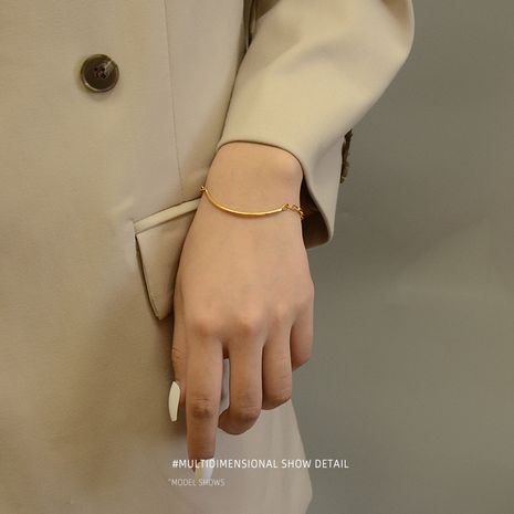 nicho nueva moda simple en forma de corazón titanio acero plateado pulsera 18K para mujer's discount tags