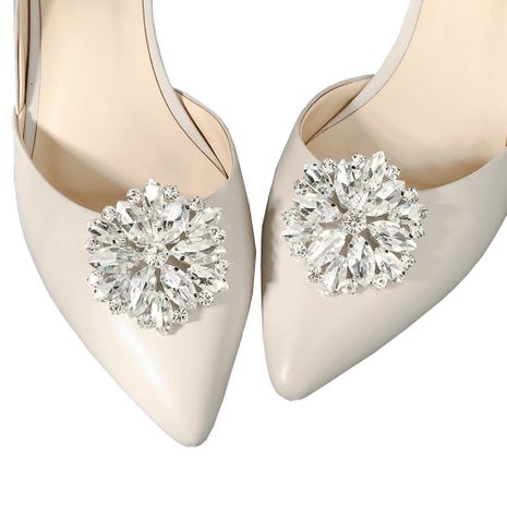 Hot selling fashion flower glass rhinestone flower shoe buckle bride wedding dress accessories's discount tags