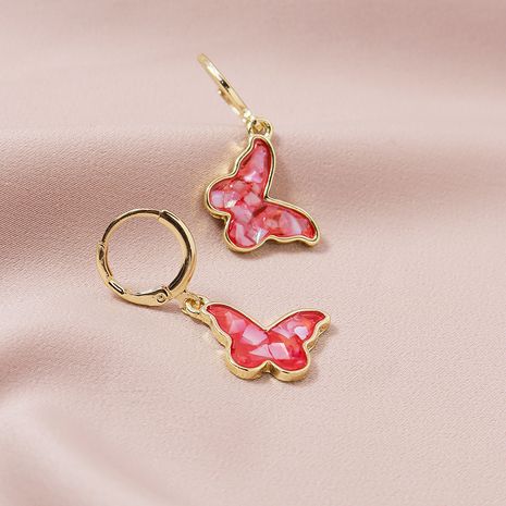 Mode d'été nouvelle paire de boucles d'oreilles en alliage papillon mignon pour les femmes Vente chaude's discount tags