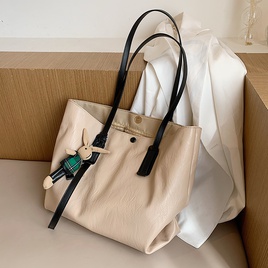 Largecapacity handbags fashion big simple soft leather shoulder tote bagpicture38