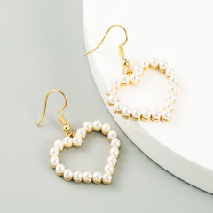 Korean new retro geometric heart-shaped pearl earrings sweet girl simple earrings wholesale