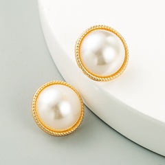 Koreanische einfache runde Legierung Perle S925 Silber Nadel hypoallergen Perle Ohrringe Großhandel