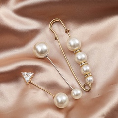 Broche de costume simple longue perle en strass tendance créative féminine broche de manchette anti-décoloration