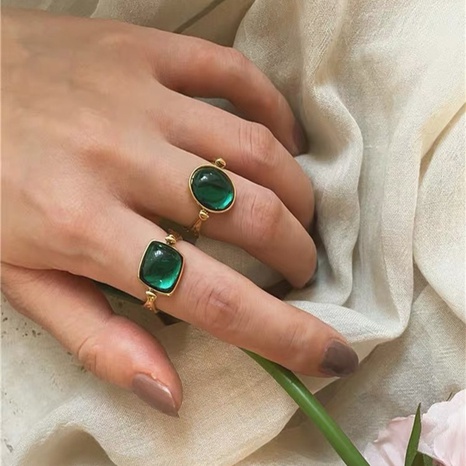retro emerald inlaid ring's discount tags