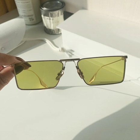 Light green metal frame sunglasses's discount tags