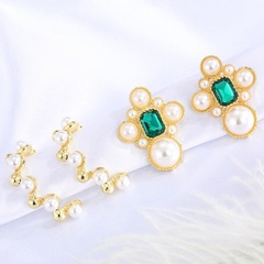 fashion retro green crystal earrings