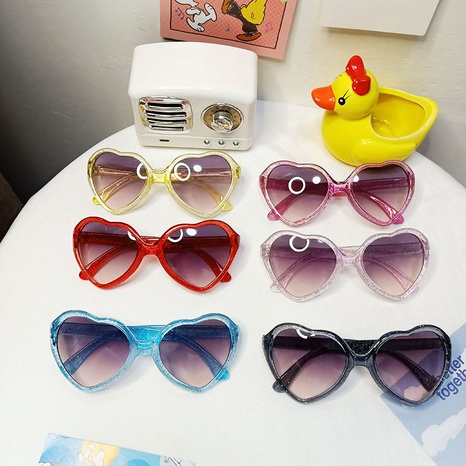 nouvelles lunettes de soleil en forme de coeur transparentes pour enfants's discount tags