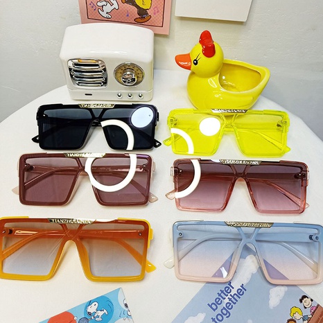 nouvelles lunettes de soleil tendance carrées's discount tags