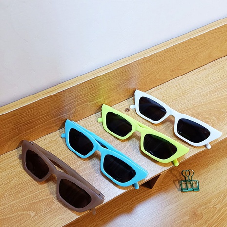 lunettes de soleil oeil de chat's discount tags