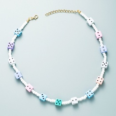 dés en acrylique de couleur exagérée collier de perles fait à la main personnalité chaîne de clavicule de style hip-hop