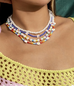 bijoux transfrontaliers imitation perle empilé tissé petit collier de couleur marguerite collier de couleur contrastée de perles de riz