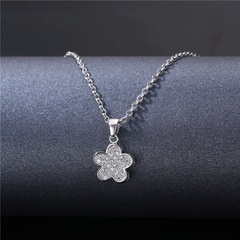 simple collier de diamant de fleur de prunier micro incrusté de chaîne de clavicule de zircon pendentif étoile à cinq branches en gros